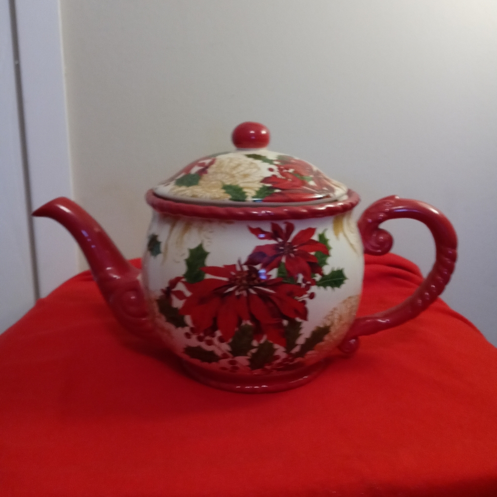 Sleigh bell bistro tea pot
